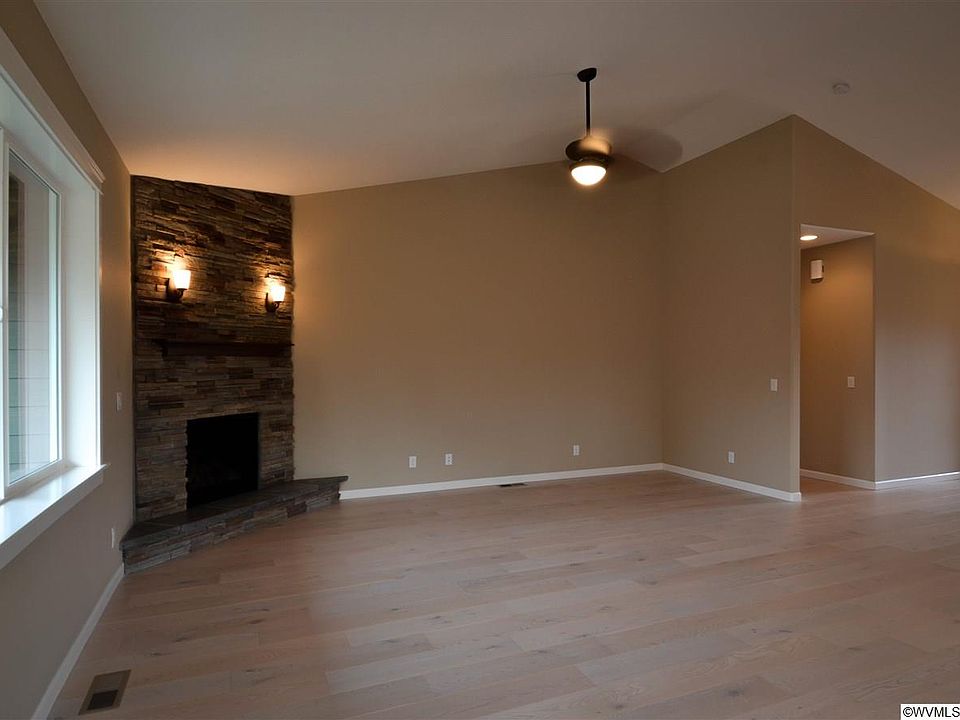 2nd image of 2911 Butterfly Ave NW