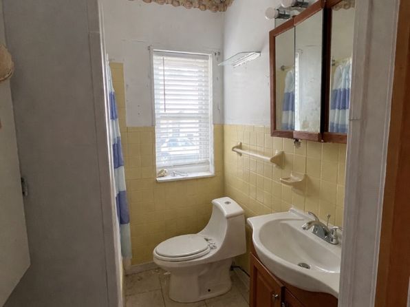 1604 Calloway St ROOM A