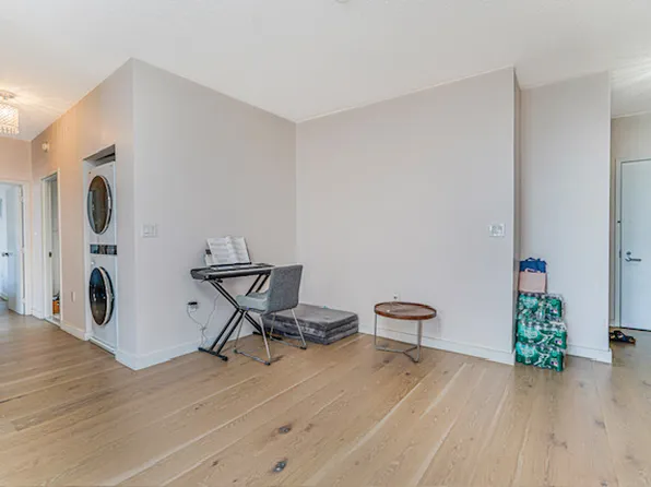 60 Oceana Drive West image 16 of 23