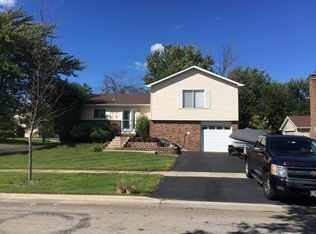 1068 Ridgewood Dr, Bolingbrook, IL 60440