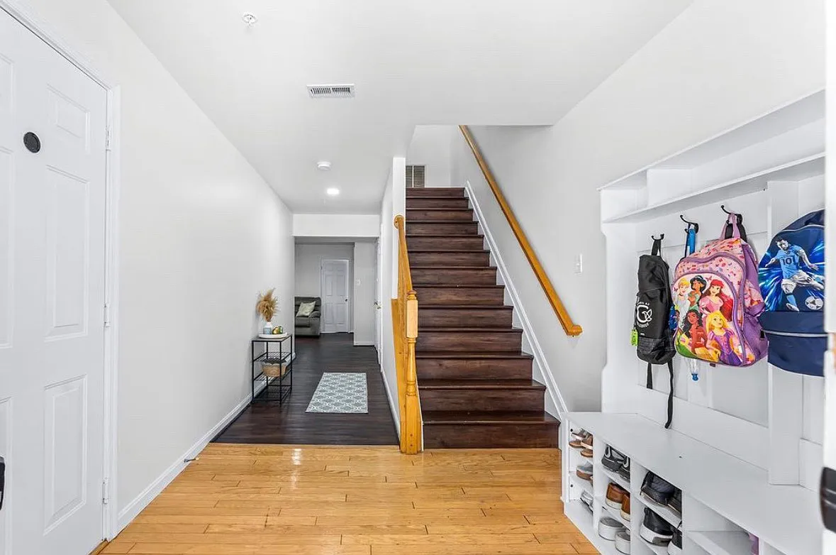 4 bed, 3.5 bath, 2802 sqft, $3,800 — Photo 3