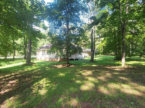 5th image of 102 Douglas Ct