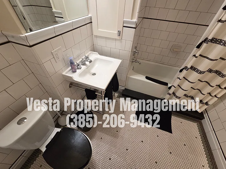 2583 Brinker Ave #B — Photo 8