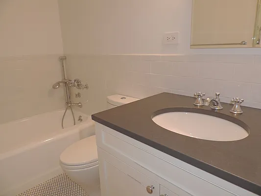 Rented by essential NEW YORK Real Estate | media 18