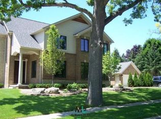 806 Cumberland Rdg, Rochester, MI 48307