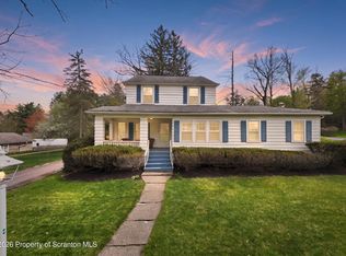 186 Machell Ave, Dallas, PA 18612