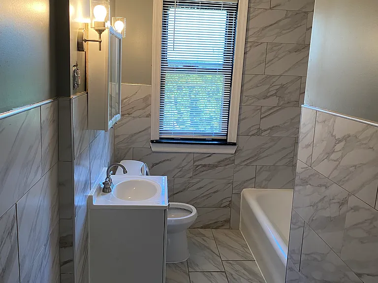 6018 S Vernon Ave #2 — Photo 7