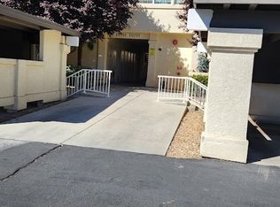 19229 Palo Verde Dr, Apple Valley, CA 92308