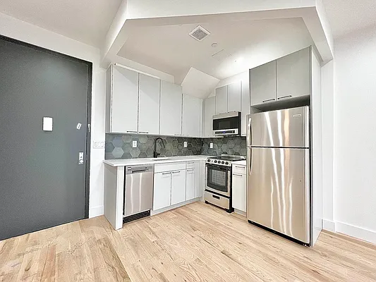 Rented by Doorway NYC, LLC | media 3