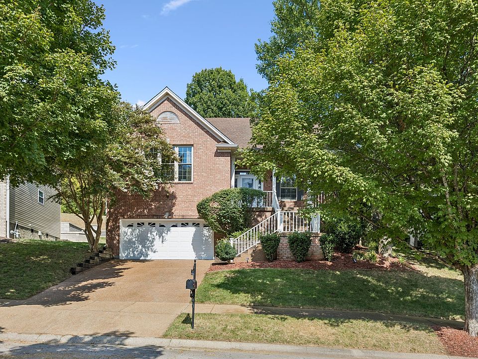1st image of 208 Bateman Ave