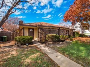 725 Cory St, Grapevine, TX 76051