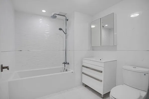 Sold by Ilite Realty Inc | media 9