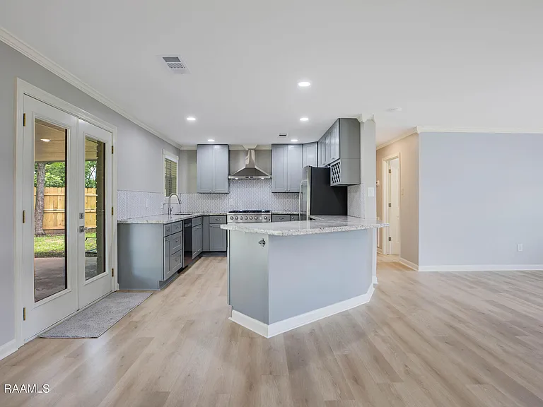 5502 Coteau Rd — Photo 5