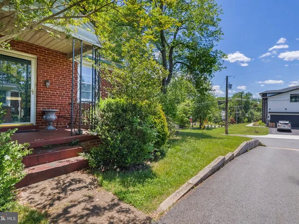 6510 Ivy Hill Dr, Mc Lean, VA 22101