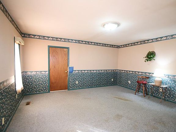5th image of 206 W Brunswick Ave