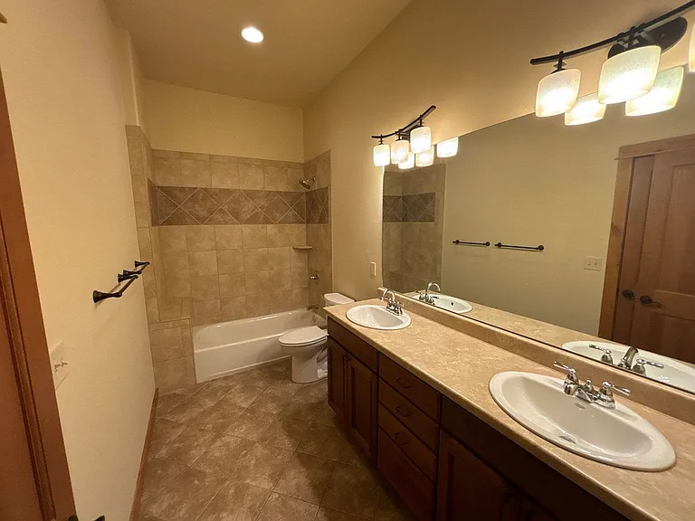 2379 Abbey Ct #1 — Photo 6