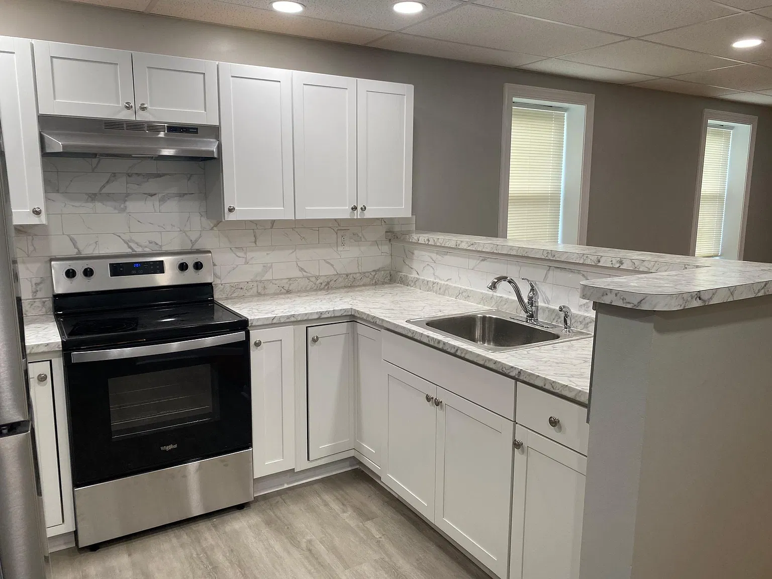 140 E Main St — Photo 3