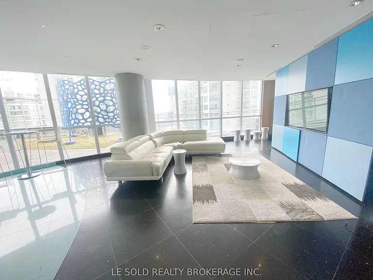 38 Dan Leckie Way #1205 — Photo 29