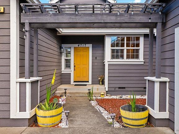 5th image of 4717 - 4719 Starbuck Avenue