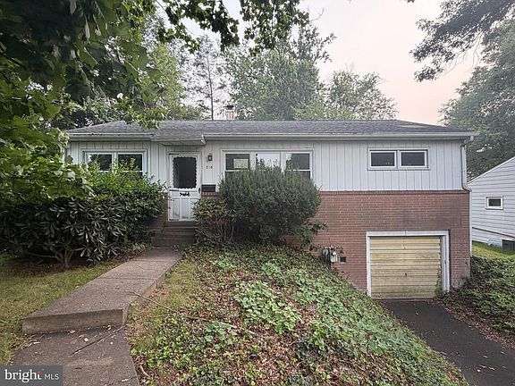 2nd image of 210 Fern Ave