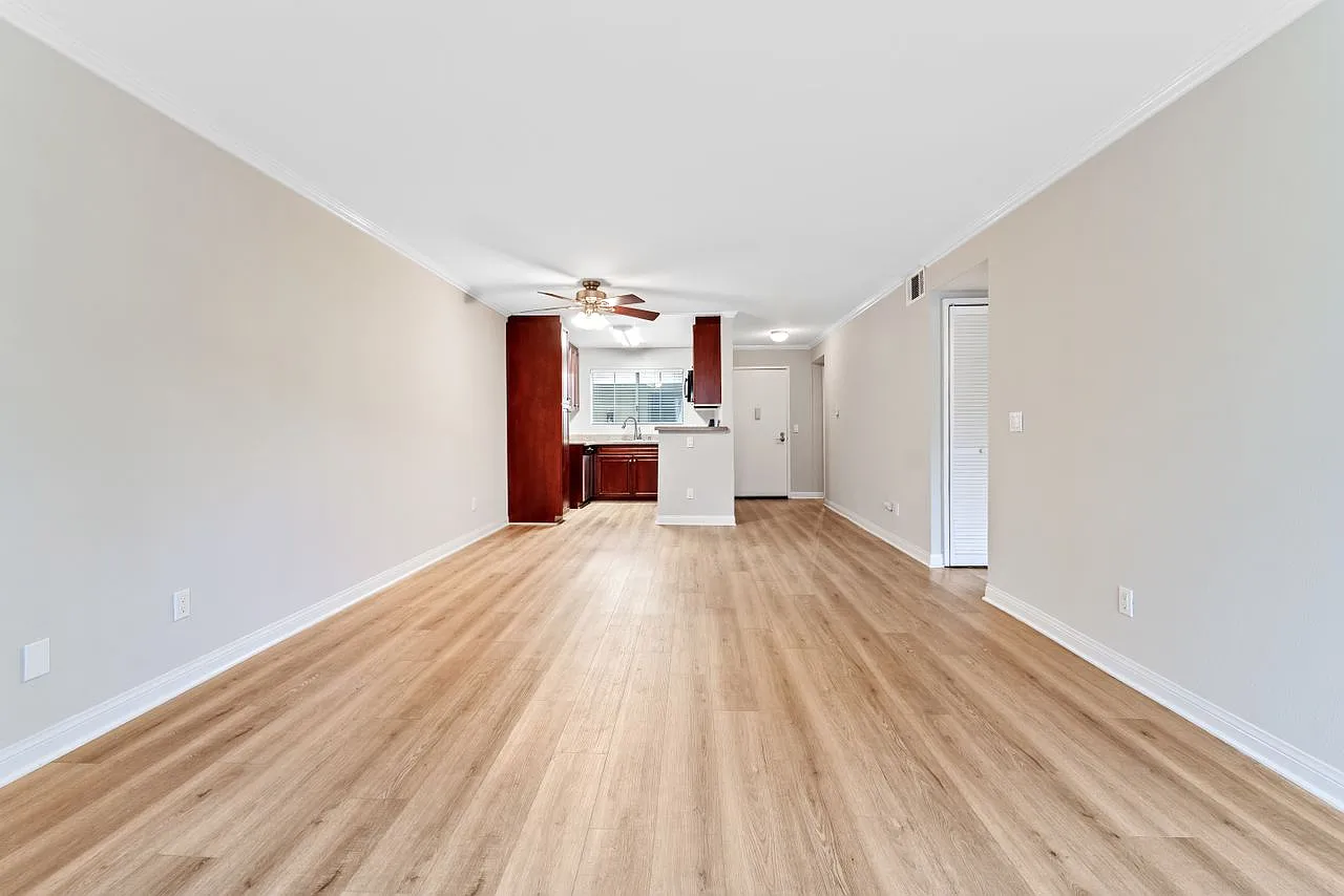 2 bed, 920 sqft, $3,150 — Photo 4