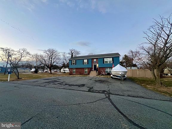 2nd image of 41 Hilltop Rd