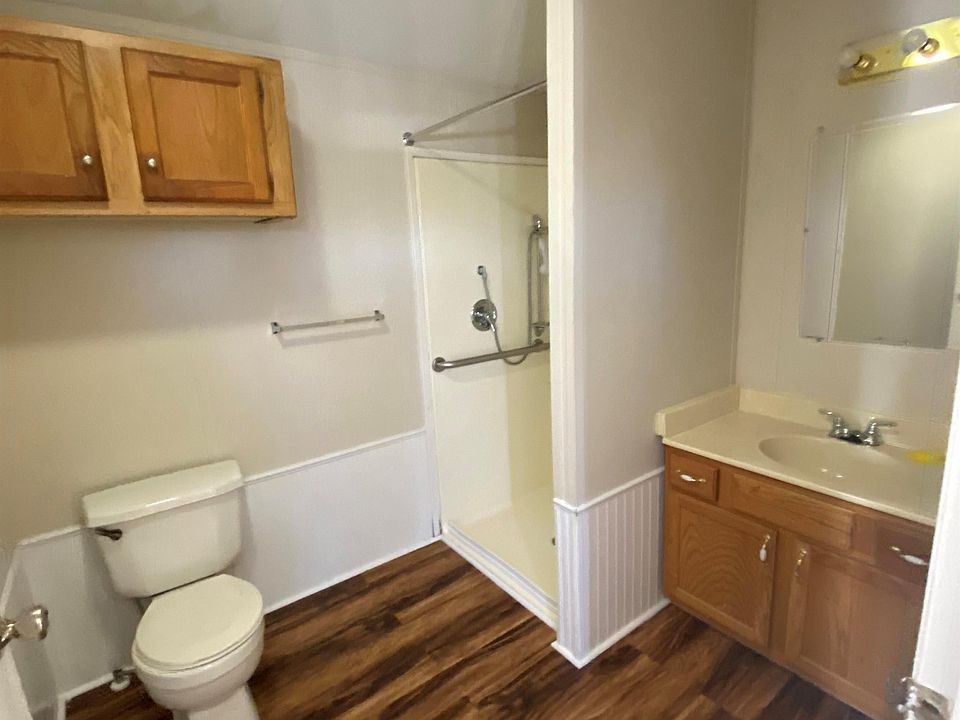 2nd image of 810 Lilac Point