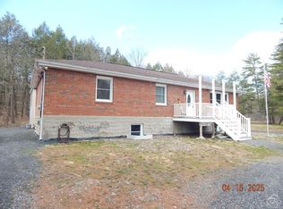 134 Staco Rd, Hannacroix, NY 12087