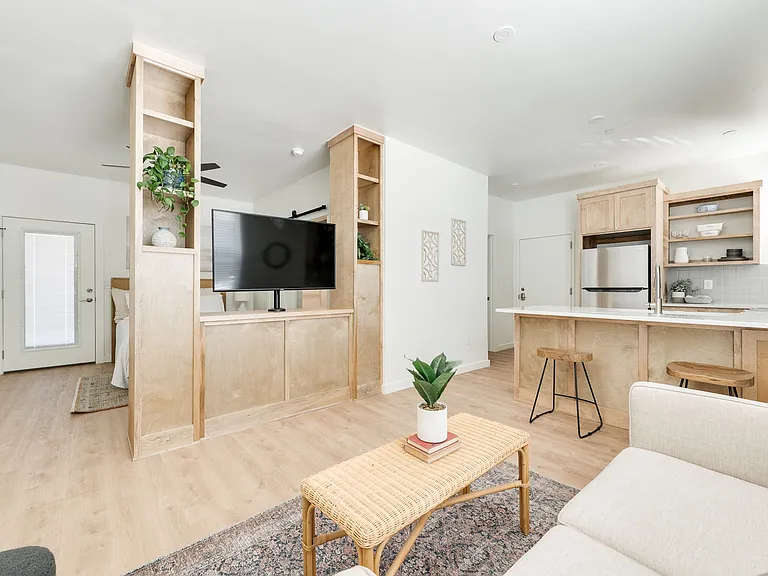 B12 Apartments — Photo 12