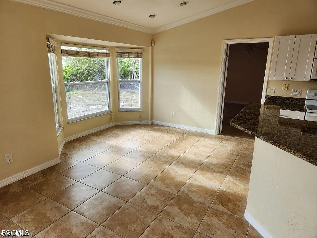 3 bed, 2.0 bath, 1414 sqft, $2,095 — Photo 3