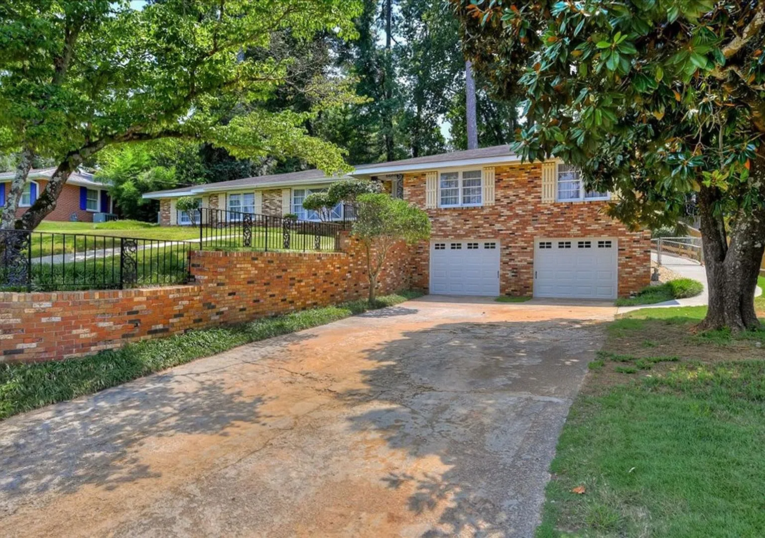 3 Bedroom 2.5 Bathroom Ranch — Photo 3