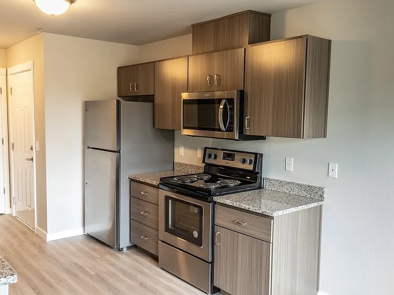 Evergreen Valley Apartments — Photo 20