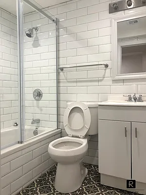 Rented by R New York | media 10