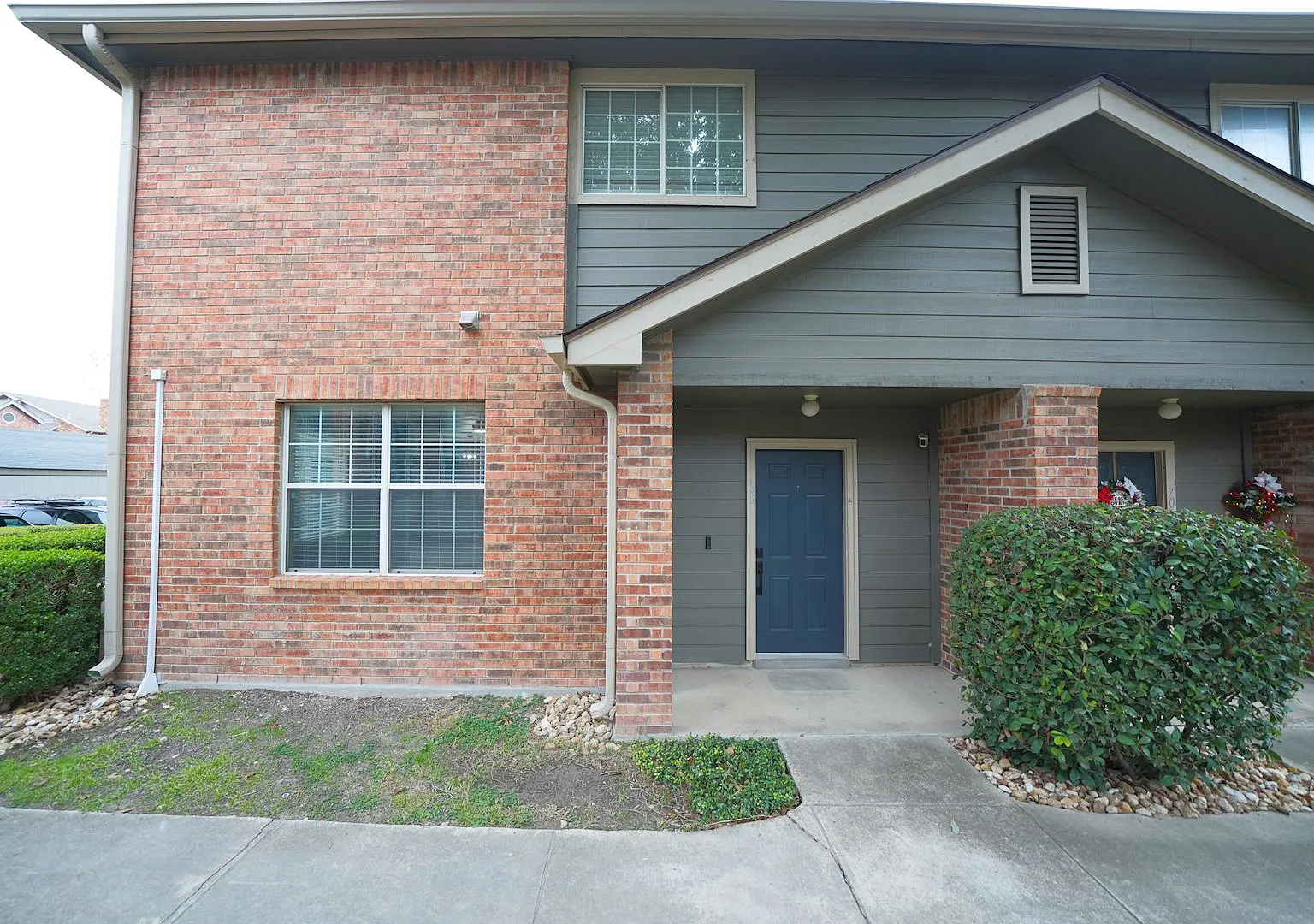 Delightful Condominium in the heart of the Medical Center. Realtor Commission: $500 — Photo 2