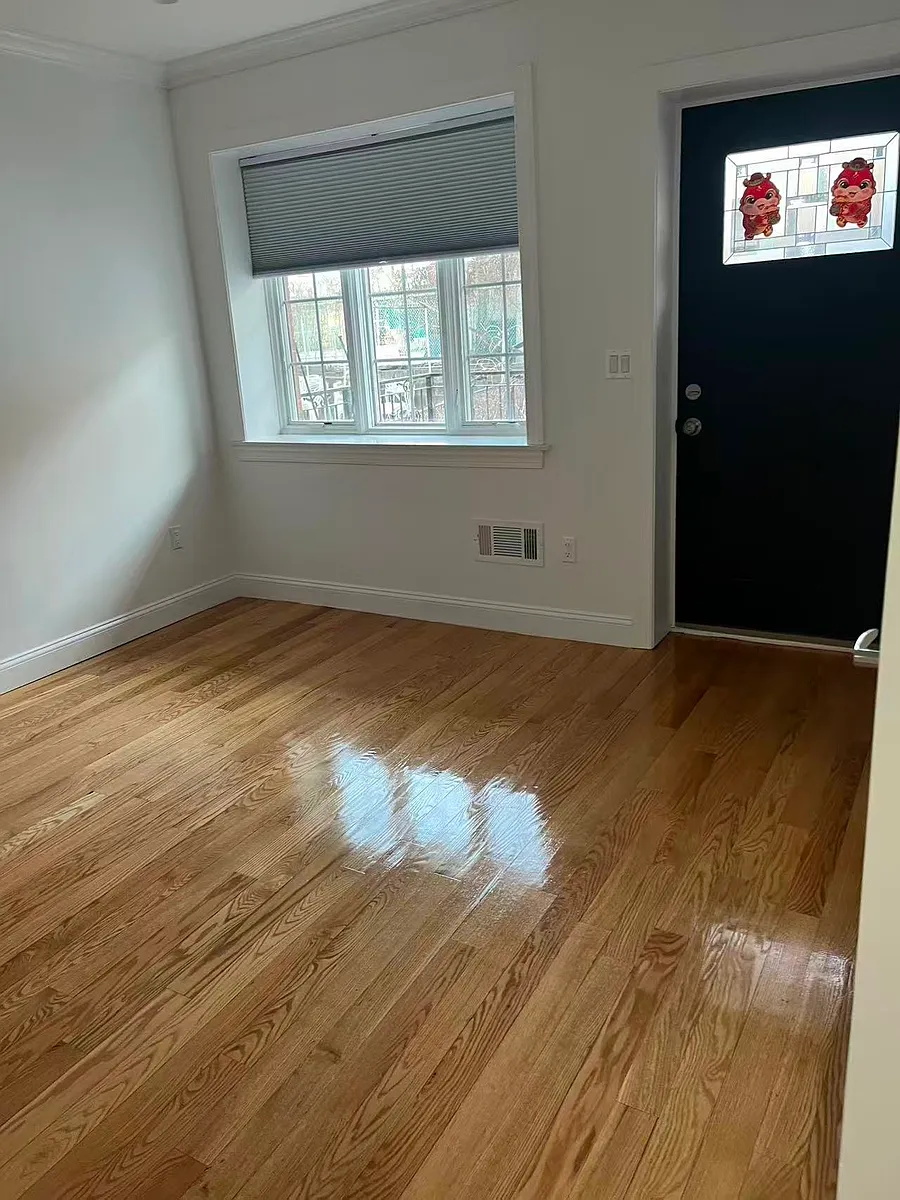 Building Photo - 15511 Sanford Ave #1