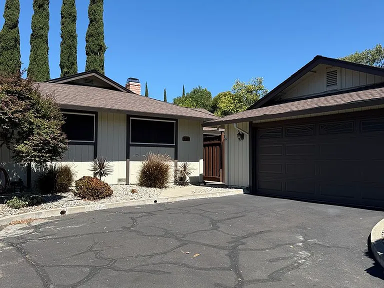 5447 Anselmo Ct — Photo 1
