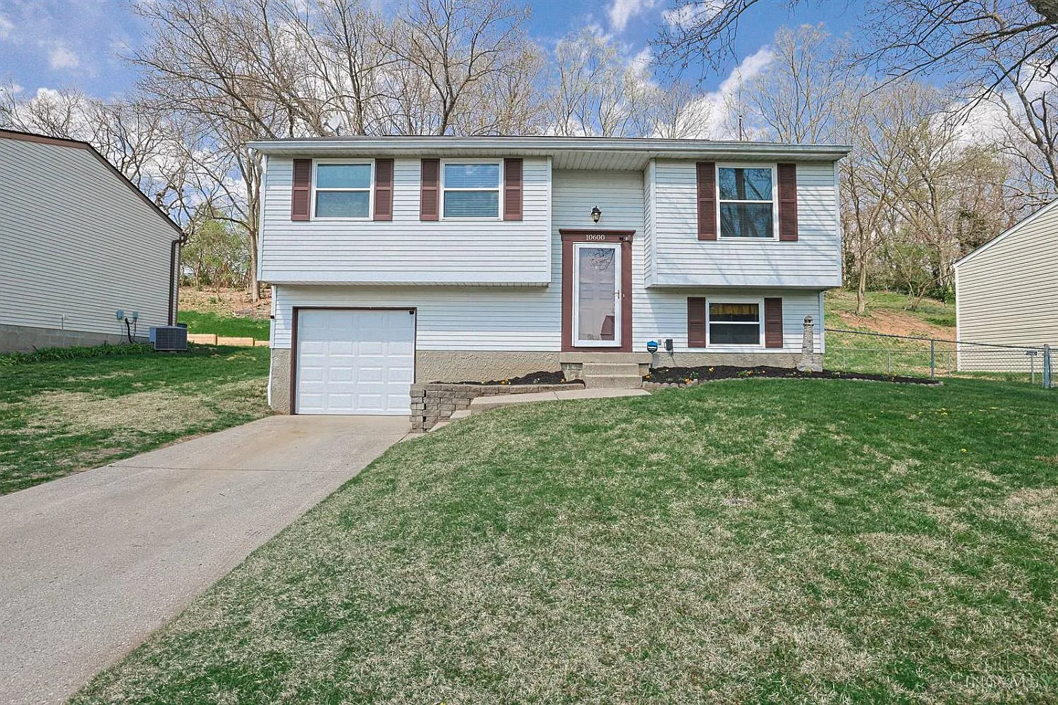 10600 Windingway Dr photo 1