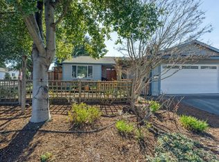 860 Daniel Dr, Petaluma, CA