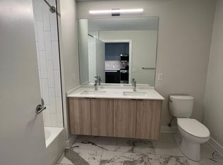 1044 W Fulton St #3, Chicago, IL 60607