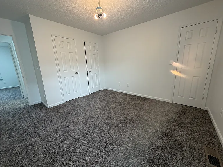 Primary bedroom Closets