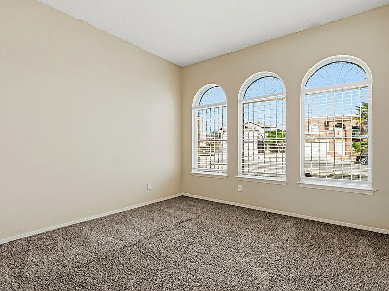 2369 Joshua Louis Dr — Photo 2