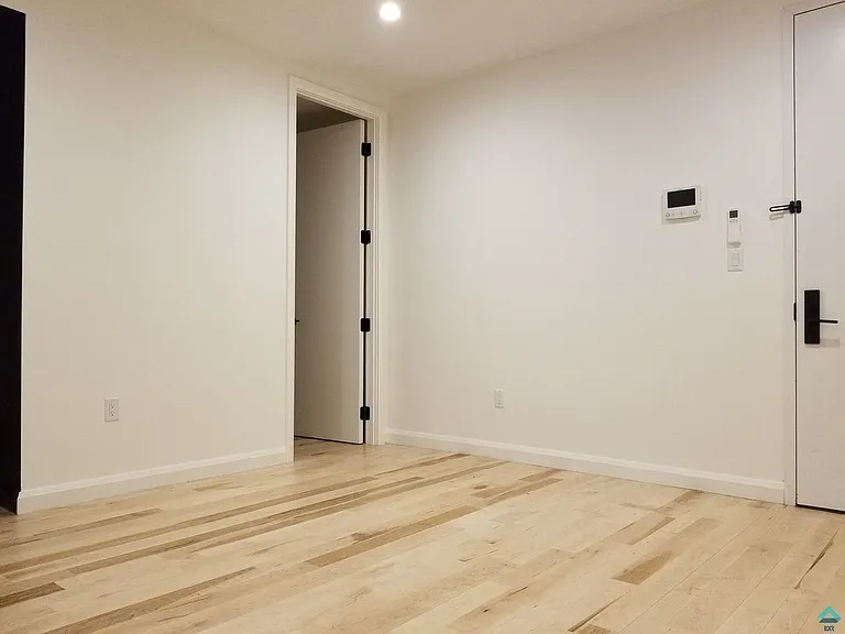 1816 Gates Ave #2AA — Photo 14