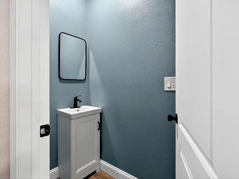 244 Sumner Blvd — Photo 12