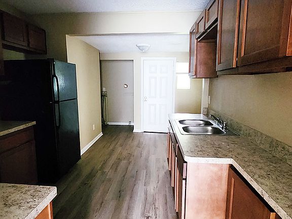 4th image of 3470 Brookhaven Dr