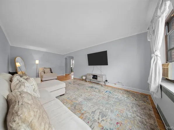 98-120 Queens Boulevard image 8 of 29