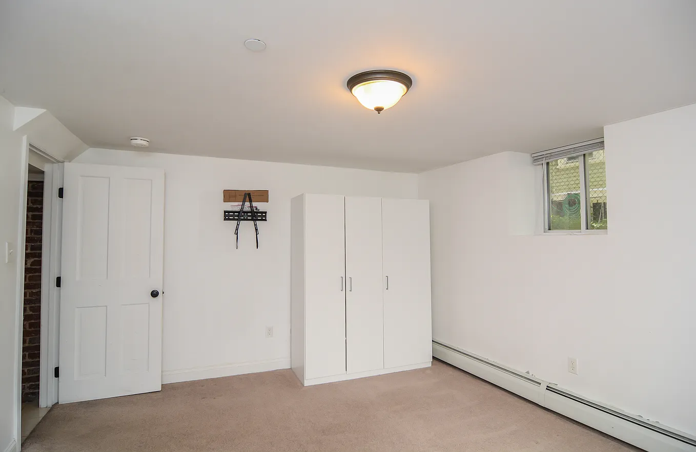 2 bed, 1042 sqft, $3,300 — Photo 1