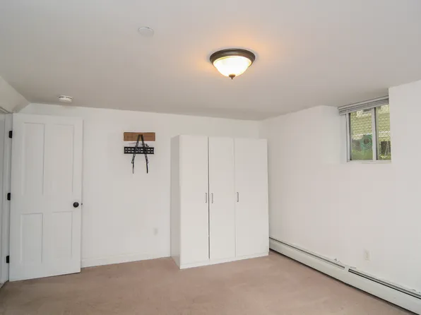 240 Franklin St APT B2, Cambridge, MA 02139