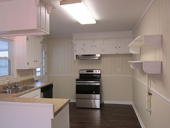 4th image of 110 Chestnut St