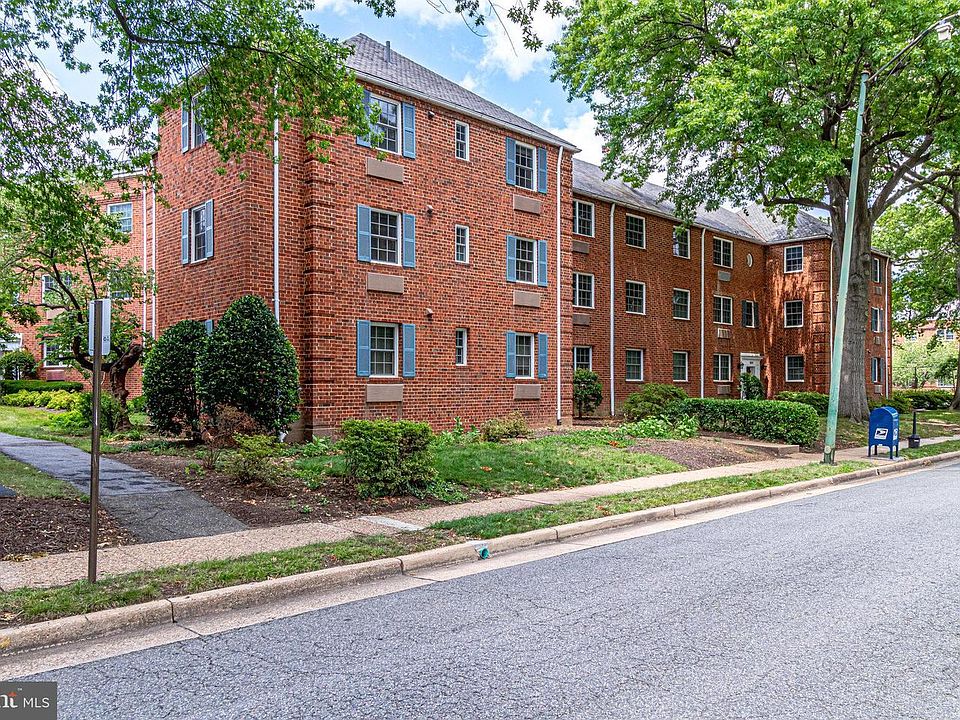 1st image of 1618 W Abingdon Dr APT 303