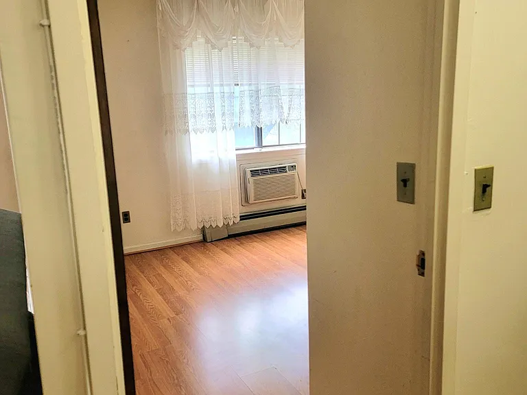 2 Elmwood Park Dr #322 — Photo 29